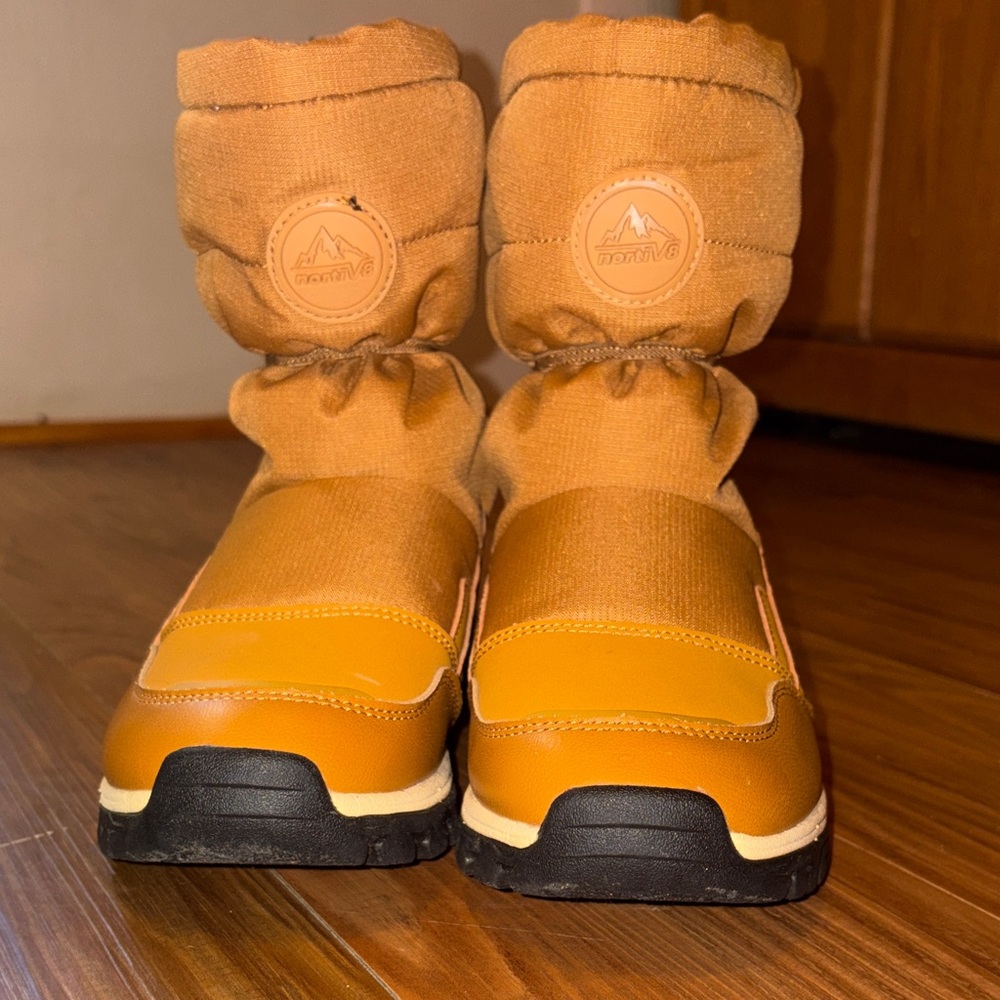Warm Tan Kids Boots with Plush Lining